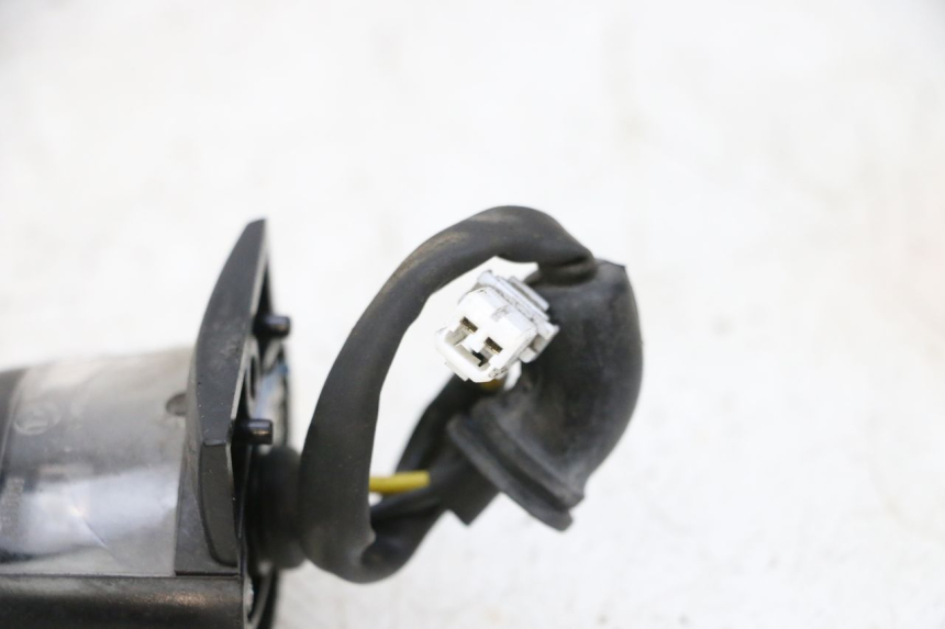 photo de ECLAIRAGE DE PLAQUE PIAGGIO MP3 HPE 300 (2019 - 2026) - Zoom état d’usage