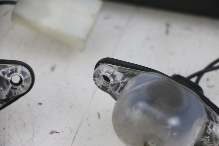 photo de ECLAIRAGE DE PLAQUE PIAGGIO MP3 RL 250 (2007 - 2010) - Pièce contrôlée