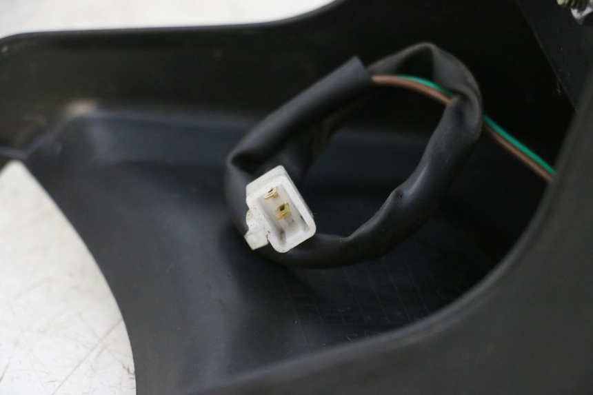 photo de ECLAIRAGE DE PLAQUE JM MOTORS SANTANA 50 (2014 - 2023) - Zoom état d’usage