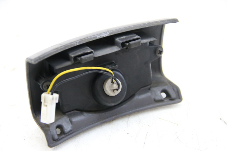 photo de ECLAIRAGE DE PLAQUE PIAGGIO VESPA GRANTURISMO 125 (2003 - 2007)