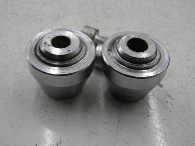 photo de EMBOUT DE GUIDON DAELIM S2 FI 125 (2008 - 2012) - Détail de la pièce