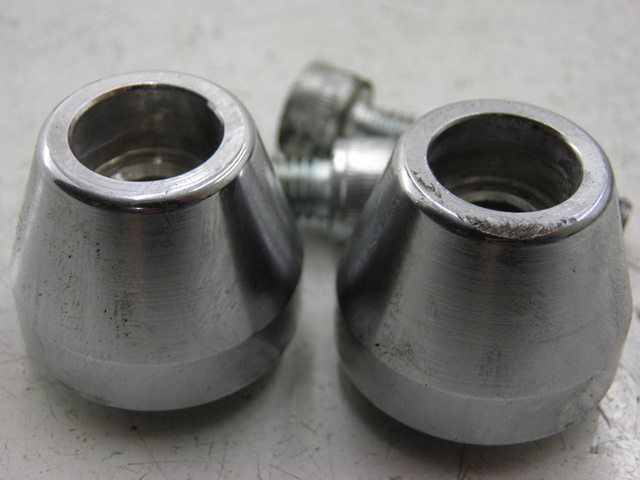 photo de EMBOUT DE GUIDON DAELIM S2 FI 125 (2008 - 2012) - Zoom état d’usage