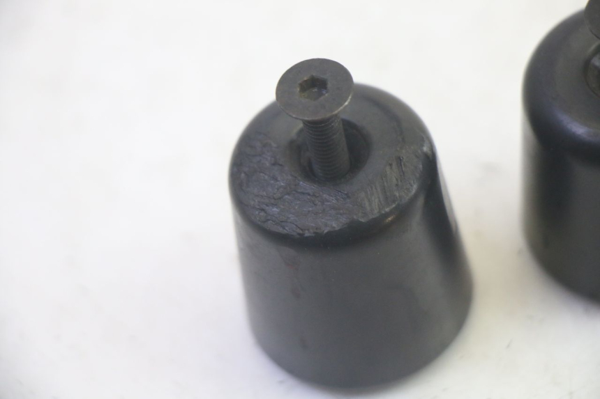 photo de EMBOUT DE GUIDON PIAGGIO MP3 HPE 350 (2018 - 2020) - Zoom état d’usage