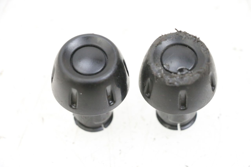 photo de EMBOUT DE GUIDON YAMAHA NEO'S CORE 1 (2022 - 2026) - Vue principale