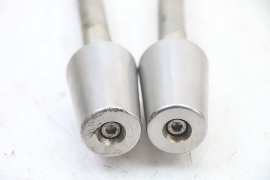 photo de EMBOUT DE GUIDON PEUGEOT SATELIS COMPRESSOR K15 125 (2006 - 2009)