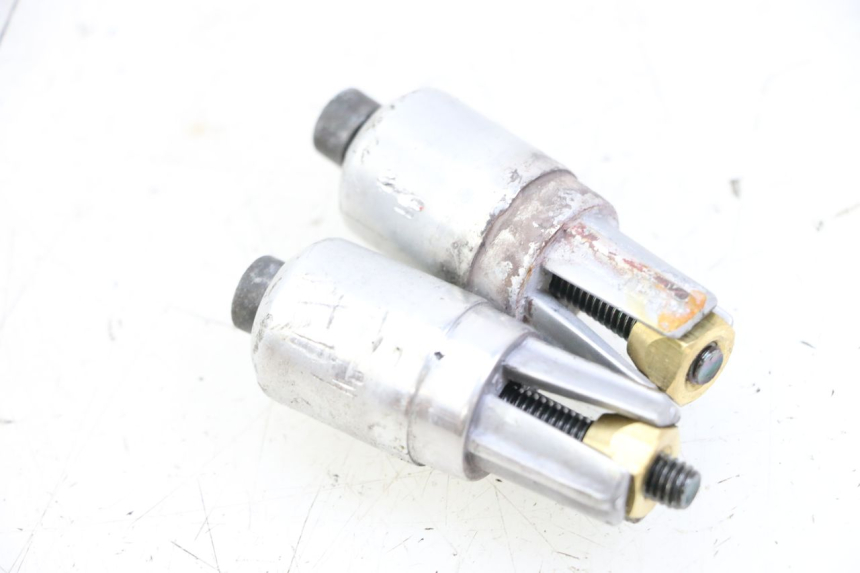 photo de EMBOUT DE GUIDON PEUGEOT TKR TREKKER FURIOUS 50 (2005 - 2014)
