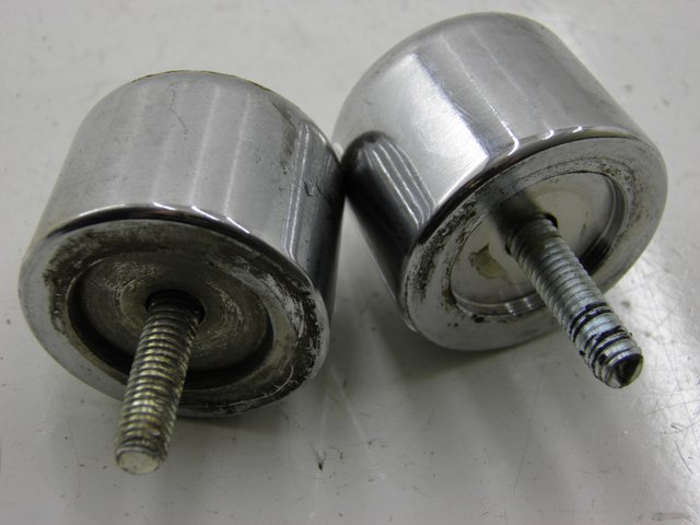 photo de EMBOUT DE GUIDON PIAGGIO MP3 125 (2006 - 2014)