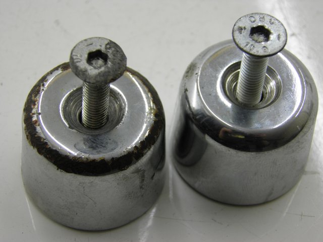 photo de EMBOUT DE GUIDON PIAGGIO MP3 125 (2006 - 2014)