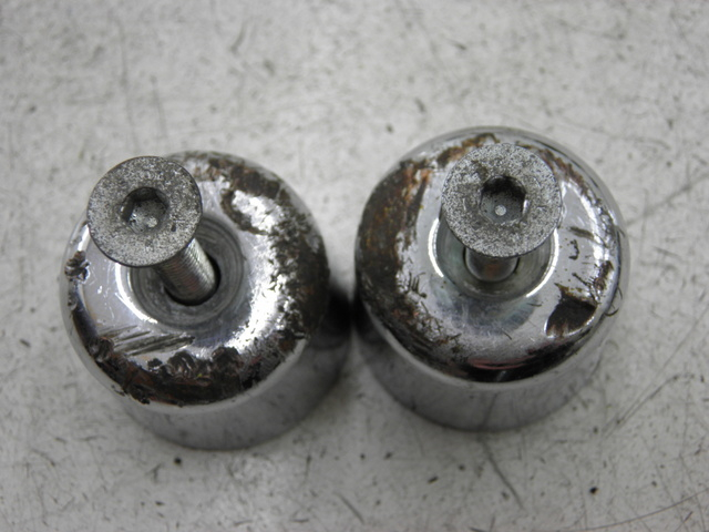 photo de EMBOUT DE GUIDON PIAGGIO MP3 RL 250 (2007 - 2010)