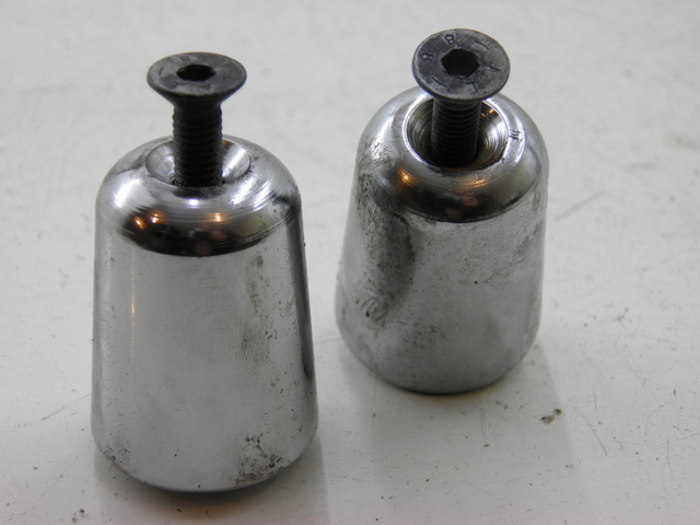 photo de EMBOUT DE GUIDON PIAGGIO SUPER LX 125 (2000 - 2003) - Vue principale