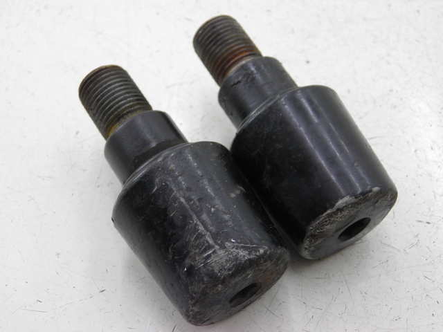 photo de EMBOUT DE GUIDON YAMAHA TDM 900 (2004 - 2006) - Vue d’ensemble