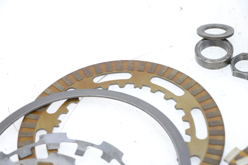 photo de EMBRAYAGE SUZUKI BURGMAN EXECUTIVE ABS 650 (2006 - 2012) - Vue rapprochée