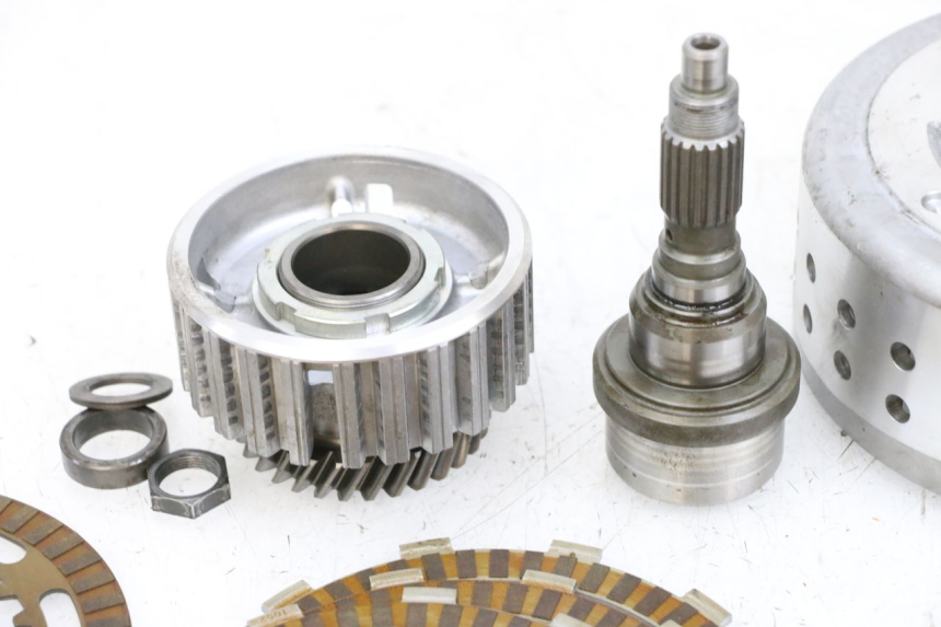 photo de EMBRAYAGE SUZUKI BURGMAN EXECUTIVE ABS 650 (2006 - 2012) - Points de fixation