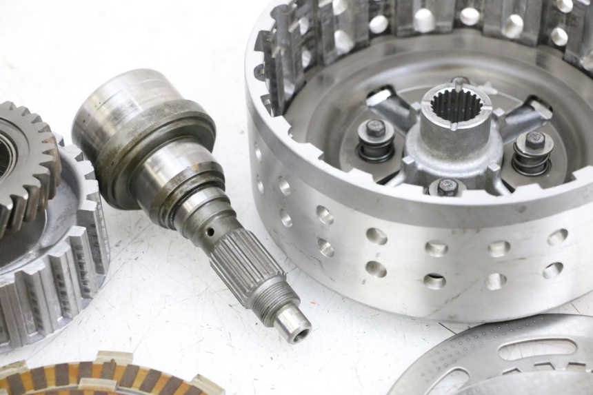 photo de EMBRAYAGE SUZUKI BURGMAN EXECUTIVE ABS 650 (2006 - 2012) - Marquages et références