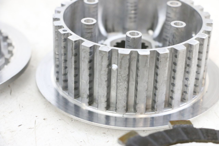 photo de EMBRAYAGE YAMAHA TDM ABS 900 (2002 - 2014) - Angle alternatif