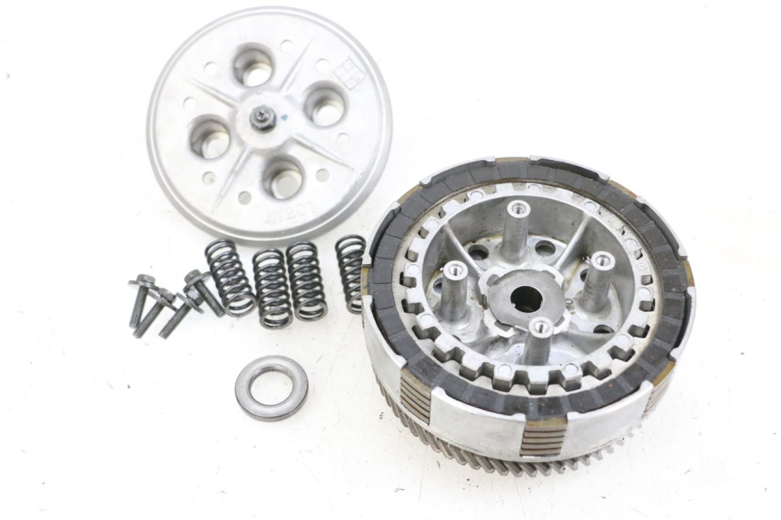 photo de EMBRAYAGE YAMAHA TTR 125 (2000 - 2020) - Gros plan technique