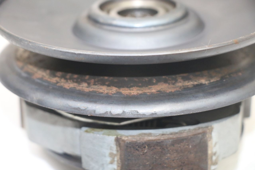 photo de EMBRAYAGE VONROAD YIBEN 125 (2006 - 2010) - Gros plan technique