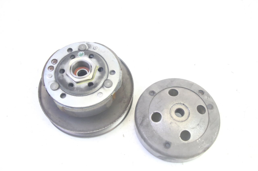 photo de EMBRAYAGE PIAGGIO ZIP 4T 50 (2018 - 2020) - Gros plan technique