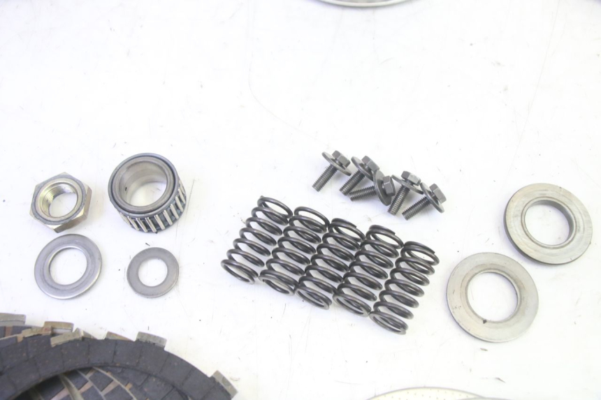 photo de EMBRAYAGE KAWASAKI ZR 7 750 (1999 - 2001) - Marquages et références