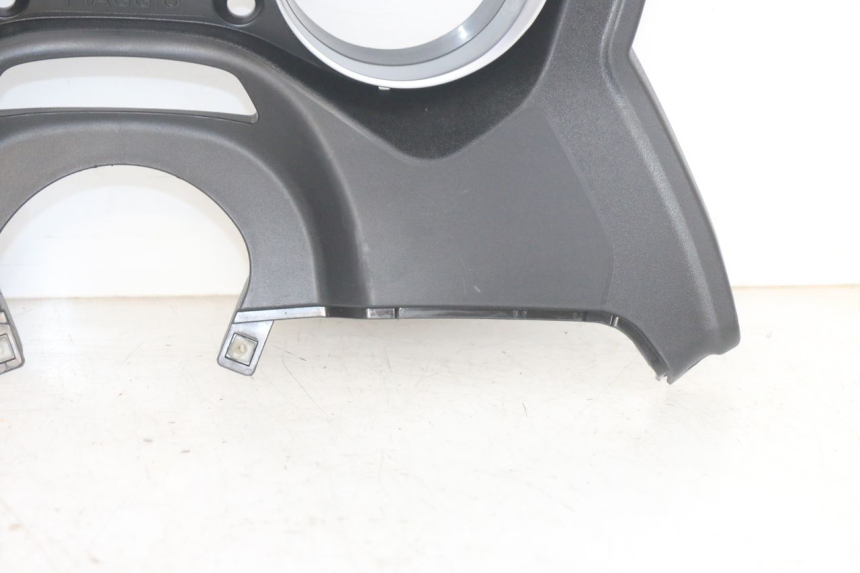 photo de ENTOURAGE COMPTEUR PIAGGIO MP3 HPE 300 (2019 - 2026) - Inspection visuelle