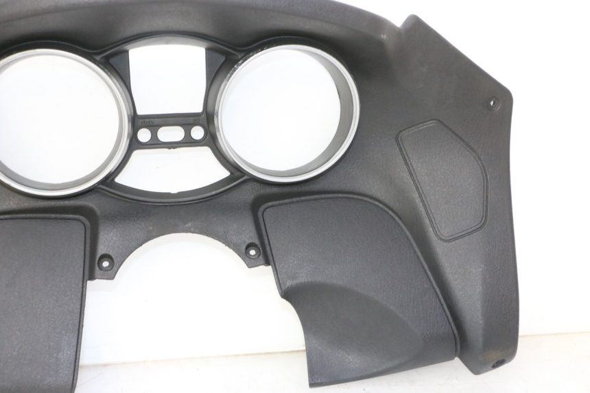 photo de ENTOURAGE COMPTEUR PIAGGIO MP3 RL 250 (2007 - 2010)