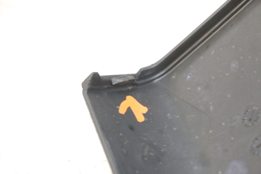 photo de ENTOURAGE COMPTEUR PIAGGIO MP3 125 (2006 - 2014)