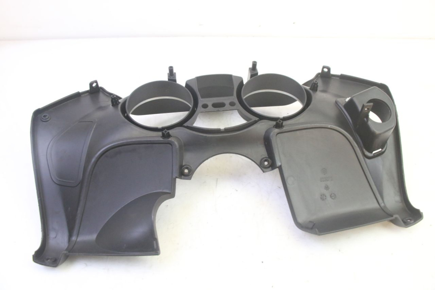 photo de ENTOURAGE COMPTEUR PIAGGIO MP3 RL 250 (2007 - 2010) - Autre angle de vue