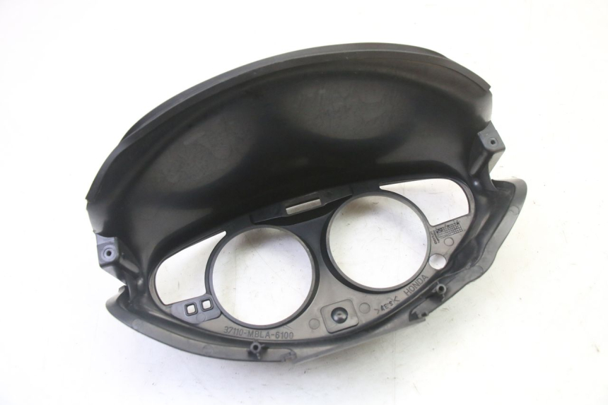 photo de ENTOURAGE COMPTEUR HONDA NTV DEAUVILLE 650 (2001 - 2006) - Gros plan technique