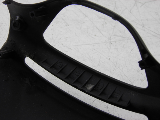 photo de ENTOURAGE COMPTEUR PIAGGIO X9 EVOLUTION 125 (2003 - 2007) - Autre angle de vue