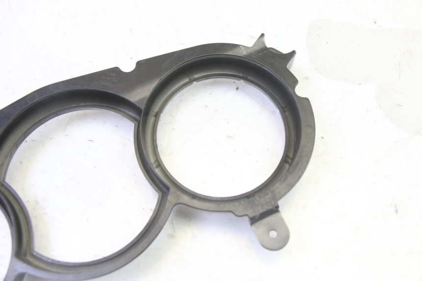 photo de ENTOURAGE COMPTEUR PEUGEOT SATELIS 125 (2013 - 2018)