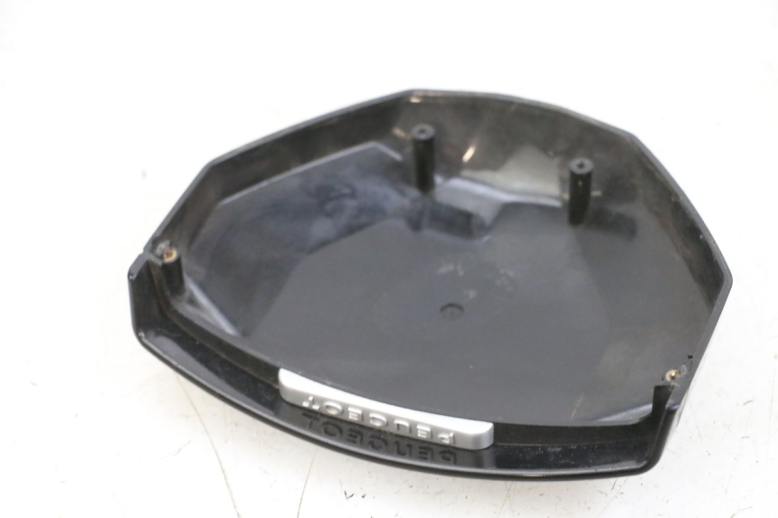 photo de ENTOURAGE COMPTEUR PEUGEOT SPEEDFIGHT 4 4T EFI 50 (2021 - 2025) - Zoom état d’usage