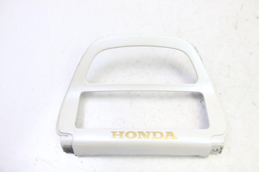 photo de ENTOURAGE FEU ARRIERE HONDA CBR RR FIREBLADE 900 (1992 - 1994)