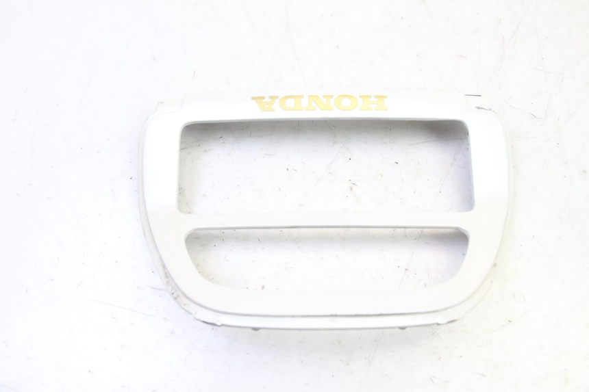 photo de ENTOURAGE FEU ARRIERE HONDA CBR RR FIREBLADE 900 (1992 - 1994)