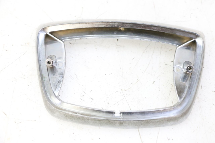 photo de ENTOURAGE FEU ARRIERE PIAGGIO LXV 4T 50 (2009 - 2013)