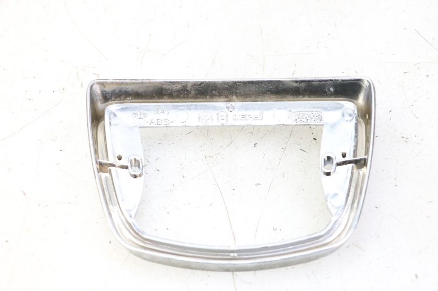 photo de ENTOURAGE FEU ARRIERE PIAGGIO LXV 4T 50 (2009 - 2013)