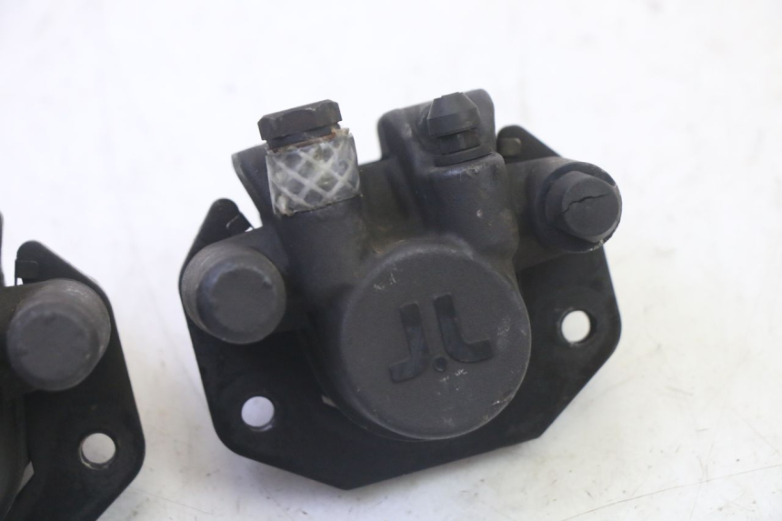 photo de ETRIER FREIN ARRIERE QUADRO 4 4D 350 (2015 - 2018)