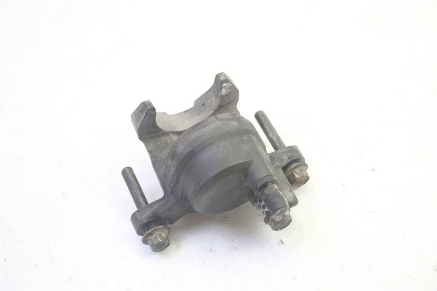 photo de ÉTRIER DE FREIN ARRIÈRE YAMAHA FJR ABS 1300 (2006 - 2012) - Gros plan technique