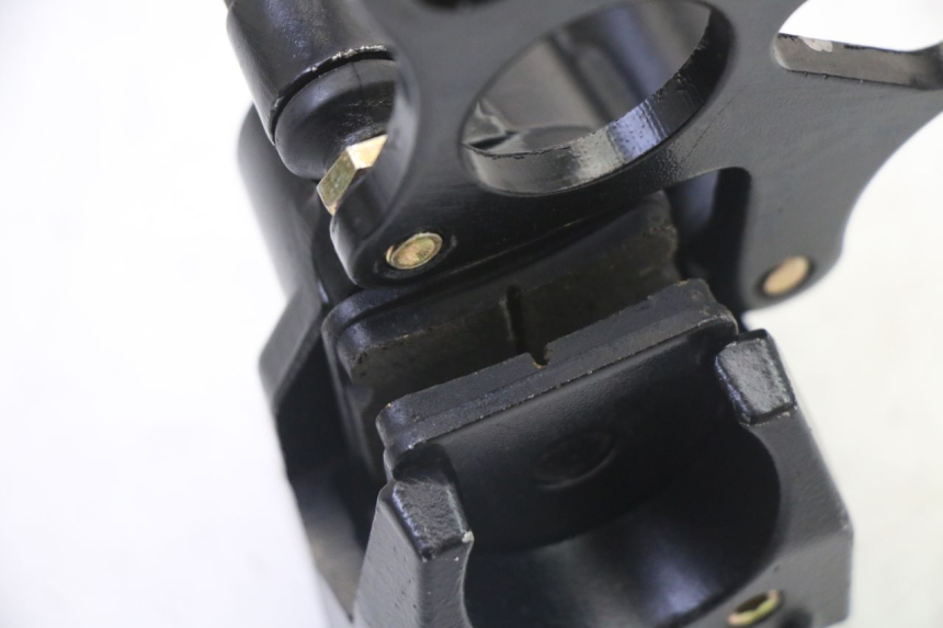 photo de ÉTRIER DE FREIN ARRIÈRE APOLLO RFZ 125