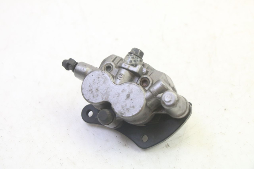 photo de ETRIER FREIN ARRIERE DAELIM VJ ROADWIN FI 125 (2008 - 2017) - Détail de la pièce