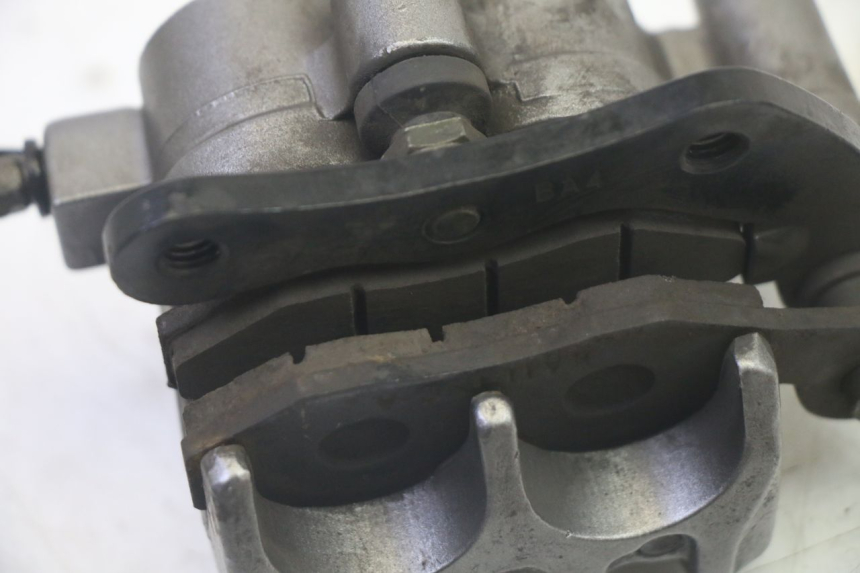 photo de ETRIER FREIN ARRIERE DAELIM VJ ROADWIN FI 125 (2008 - 2017) - Points de fixation