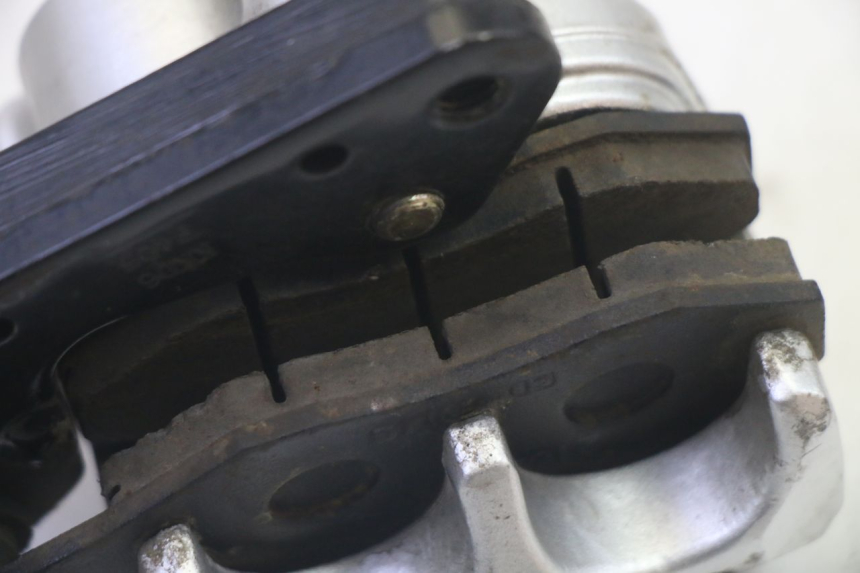 photo de ÉTRIER DE FREIN AVANT KYMCO AGILITY 4T 50 (2018 - 2022) - Points de fixation