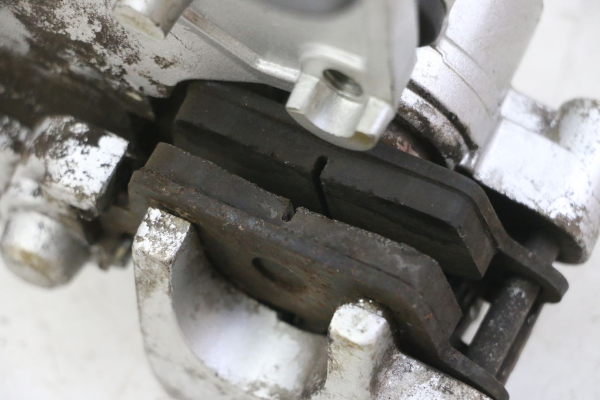 photo de ETRIER FREIN AVANT DAELIM BESBI 125 (2007 - 2008)