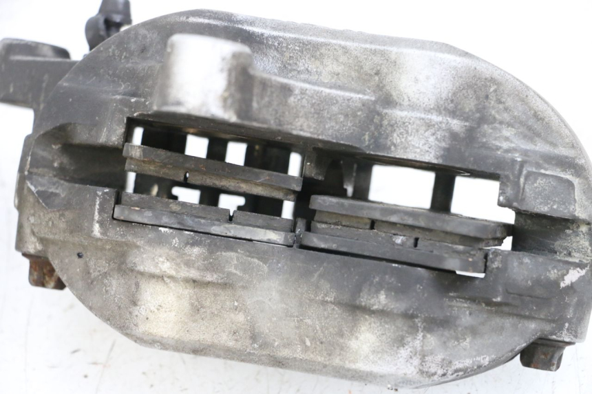 photo de ETRIER FREIN AVANT YAMAHA FJR ABS 1300 (2006 - 2012) - Gros plan technique