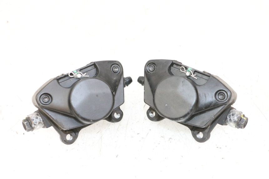 photo de ETRIER FREIN AVANT PIAGGIO MP3 HPE 300 (2019 - 2026) - Points de fixation