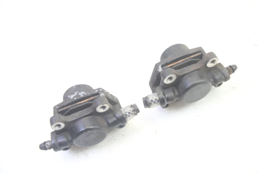 photo de ETRIER FREIN AVANT PIAGGIO MP3 500 (2016 - 2018) - Points de fixation