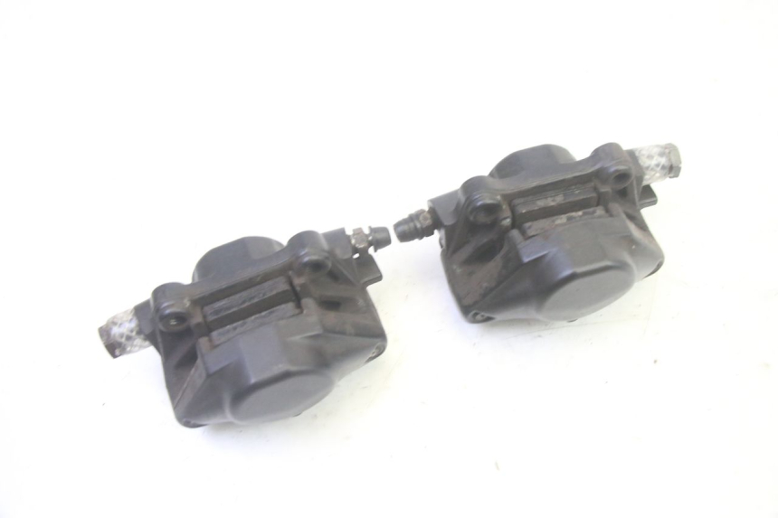 photo de ETRIER FREIN AVANT PIAGGIO MP3 RL 250 (2007 - 2010) - Points de fixation