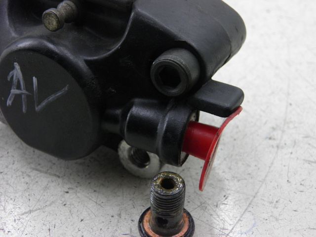 photo de ETRIER FREIN AVANT PIAGGIO ZIP 4T 50 (2006 - 2017)