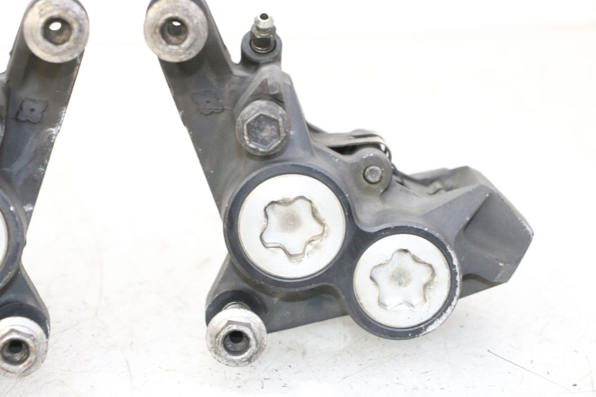 photo de ÉTRIER DE FREIN AVANT YAMAHA TDM ABS 900 (2002 - 2014)