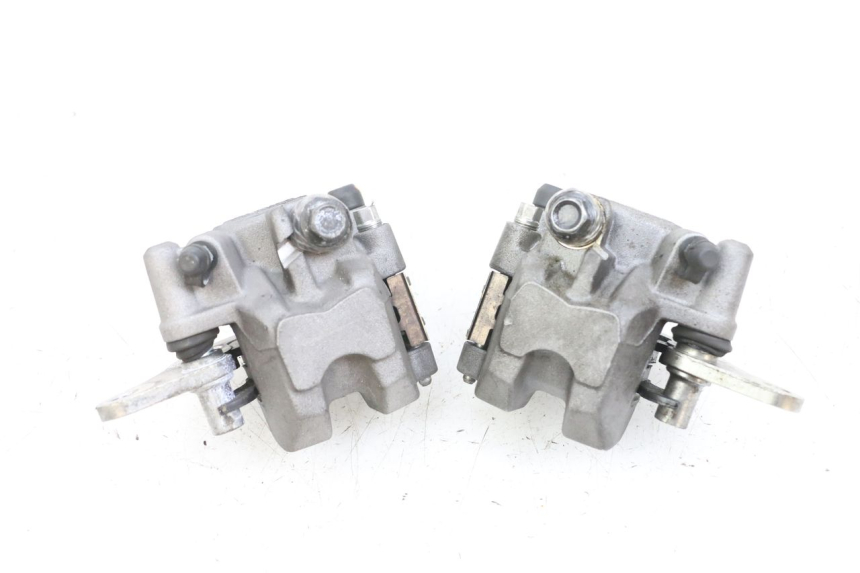 photo de ETRIER FREIN AVANT YAMAHA TRICITY 300 (2020 - 2024) - Points de fixation