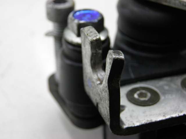 photo de ETRIER FREIN ROLL LOCK PIAGGIO MP3 RL 125 (2006 - 2014) - Autre angle de vue